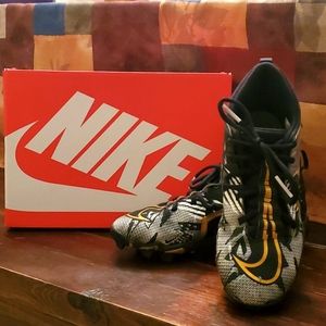 Nike Alpha Fastflex football cleats size 5